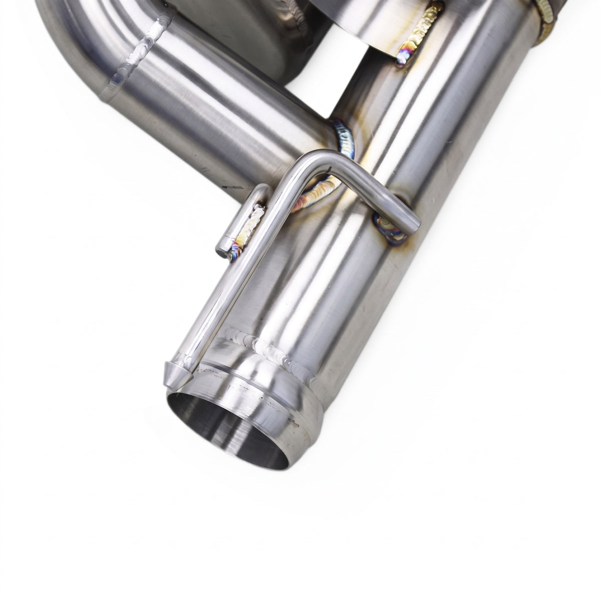 WSTN Performance Dodge Challenger SRT Hellcat ESD LA valved catback exhaust, close-up of the outlet end and hanger